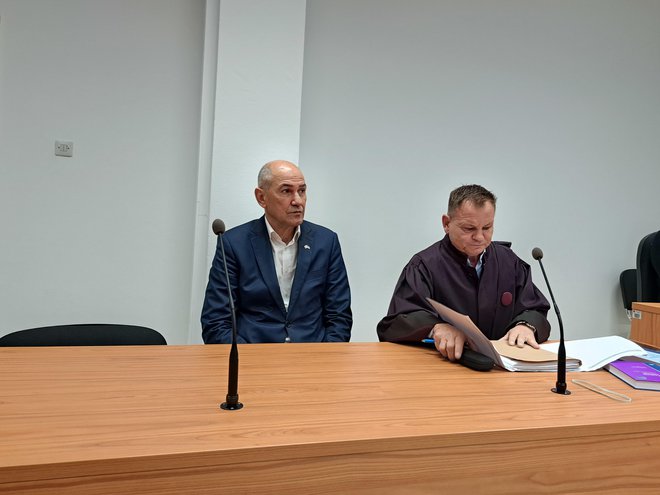 Janez Janša je sodnikom očital nezakonito delo v procesu Patria, tožbo je izgubil. FOTO: Špela Kuralt/Delo