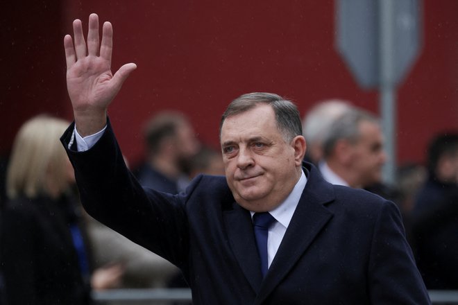 Milorad Dodik ni vedel, da so bile prižgane kamere. FOTO: Dado Ruvić/Reuters