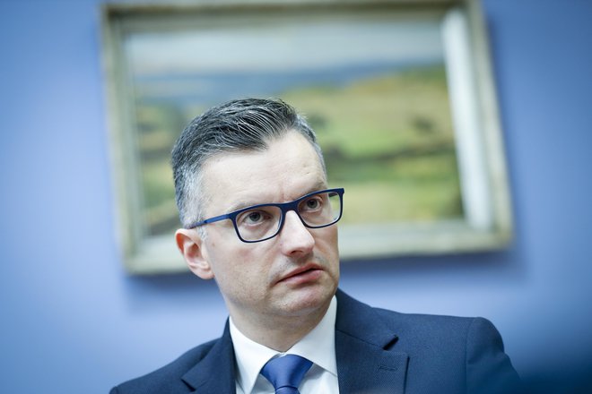 Marjan Šarec vodi obrambno ministrstvo v času, ko je na preizkušnji celoten evropski obrambno-varnostni sistem. FOTO: Jože Suhadolnik/Delo