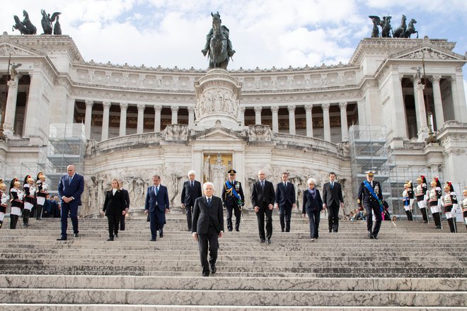 Predsednik Sergio Mattarella je povedal, da se je svoboda začela tam, kjer so padli partizani. FOTO: AFP