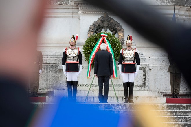 Predsednik republike Sergio Mattarella ob prazniku dneva osbodotive.

FOTO: Quirinale Press Office/Afp