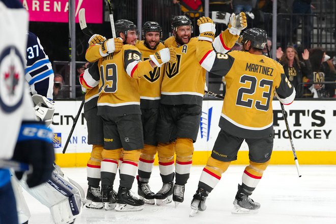 Vegas Golden Knights je prepričljivo premagal in izločil Winnipeg v prvem krogu končnice NHL. FOTO: Stephen R. Sylvanie/Usa Today Sports/Reuters