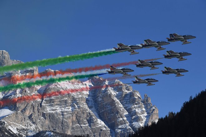 Ponesrečeni pilot Alessio Ghersi iz skupine Freccie tricolori je imel 34 let, čin kapetana in oznako Pony 5. FOTO: Tiziana Fabi/AFP