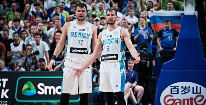 Goran Dragić (desno) je igral na treh SP, Luka Dončić bo letos debitiral. FOTO: FIBA