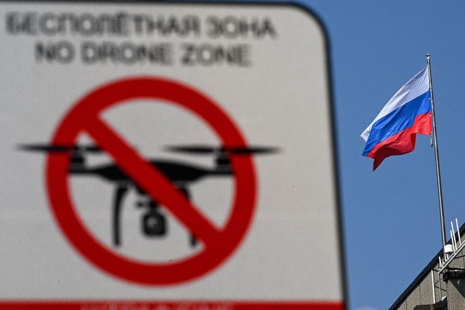 V Kremlju trdijo, da so sestrelili dva ukrajinska drona. FOTO: Kirill Kudryavtsev/AFP