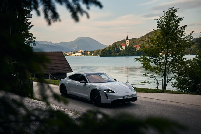 Kako s Taycanom prevoziti vse ceste v Sloveniji. FOTO: Porsche Center Ljubljana