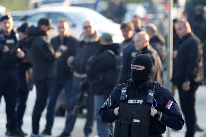 Več represije, več policije v šolah in okoli njih, je pričakovan odgovor srbske oblasti na dva tragična napada, ki sta Srbijo šokirala v dveh zaporednih dneh. Foto Antonio Bronic/Reuters