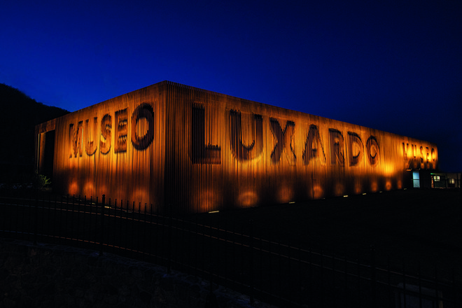 Oblikovanje muzeja v kraju Torreglia pri Padovi je podpisal beneški arhitekturni biro Studio Architetti Mar, fasada je narejena iz jeklenih trakov. FOTO: Museo Luxardo