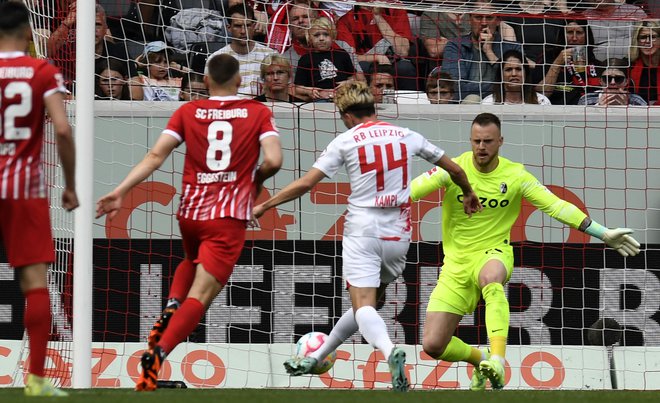 Kevin Kampl je z zadetkom prinesel zmago Leipzigu. FOTO: Thomas Kienzle/AFP