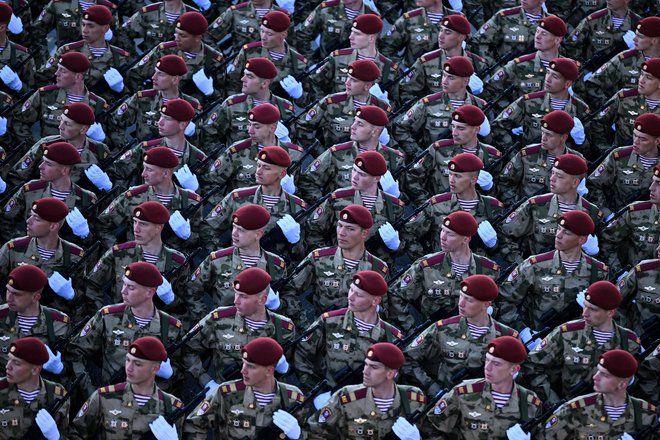 Generalka letošnje vojaške parade ob dnevu zmage na moskovskem Rdečem trgu FOTO: Kirill Kudryavtsev/AFP