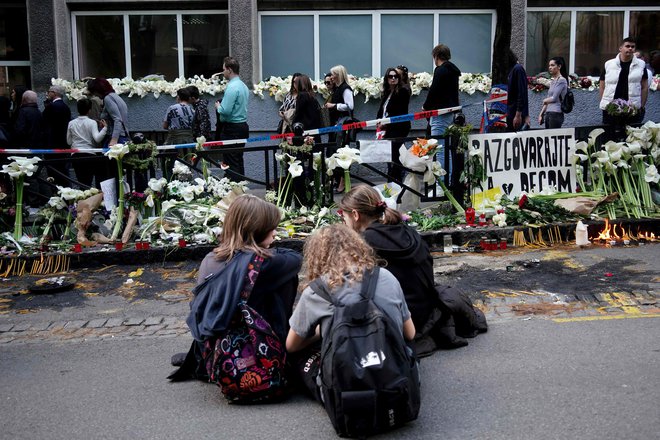 Vučić obljublja, da bo za osemdeset odstotkov zmanjšal medvrstniško nasilje. FOTO: Oliver Bunic/AFP