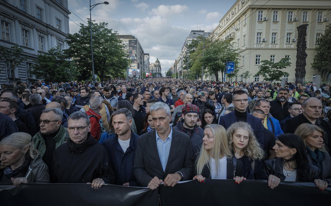 Srbski predsednik Aleksandar Vučić je v ponedeljek obsodil proteste proti nasilju, ki so v Beogradu potekali po nedavnih strelskih napadih. FOTO: Jože Suhadolnik/Delo