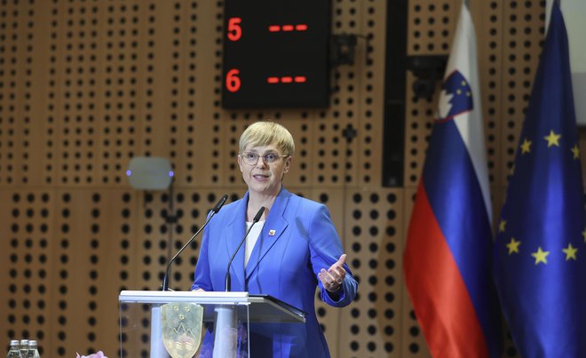 Predsednica države Nataša Pirc Musar je že drugič pozvala k začasni ustavitvi domnevno spornega projekta v Ljubljani. FOTO: Jože Suhadolnik/Delo