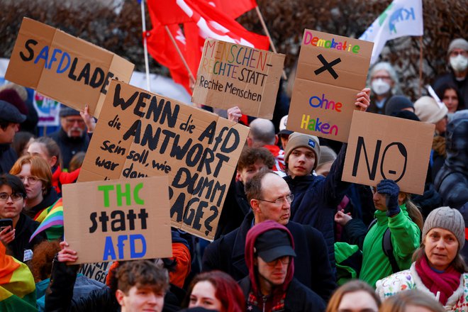 Demonstracije proti skrajno desni Alternativi za Nemčijo, ki je letos praznovala desetletnico ustanovitve FOTO: Kai Pfaffenbach/REUTERS