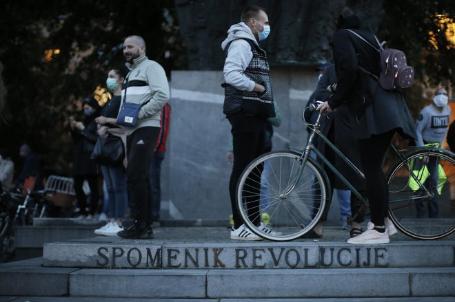 Spomenik osamosvojitve naj ne bi nadomestil Spomenika  revolucije. FOTO: Jure Eržen/Delo