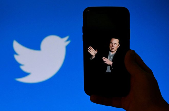 Twitter bo čez šest tednov, kot je napovedal Elon Musk, dobil novo izvršno direktorico. FOTO: Olivier Douliery/AFP