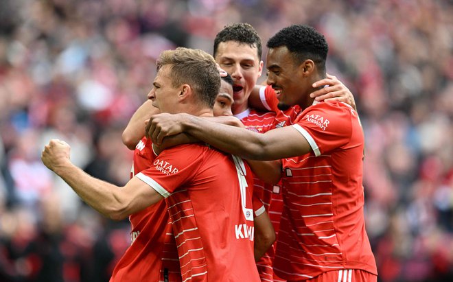 Bayern je napolnil mrežo Schalkeja. FOTO: Christof Stache/AFP