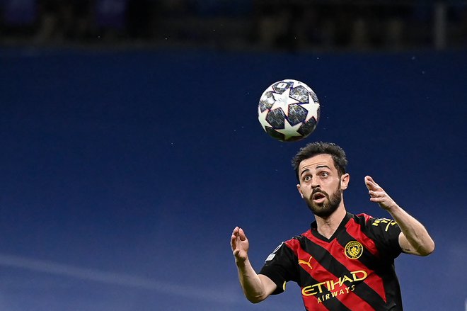 Bernardo Silva na stadionu Santiago Bernabeuv Madridu na tekmi 9. maja. Foto Oscar Del Pozo/Afp