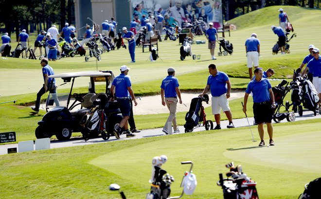 Golf igrišče na Bledu je ena od naložb srbskega mogotca Dragana Šolaka v Sloveniji. Šolak je bil med lastniki dvesto bančnih računov, ki jih je brez ustrezne pravne podlage in v dogovoru s Srbijo preiskoval urad za preprečevanje pranja denarja. FOTO: Roman Šipić