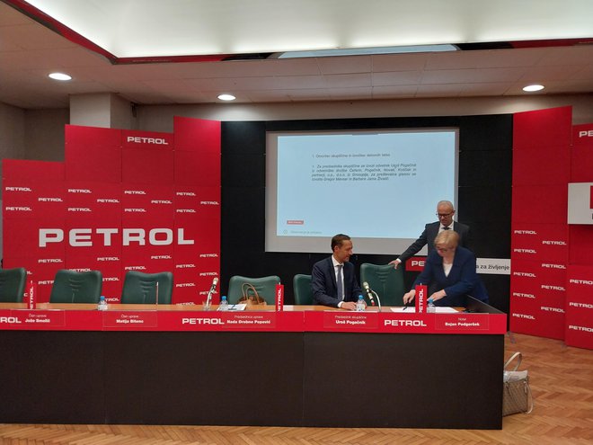 Delničarji Petrola so izglasovali višji predlog izplačila dividend od predloga uprave. Dividenda bo enaka lanski. FOTO: Karel Lipnik