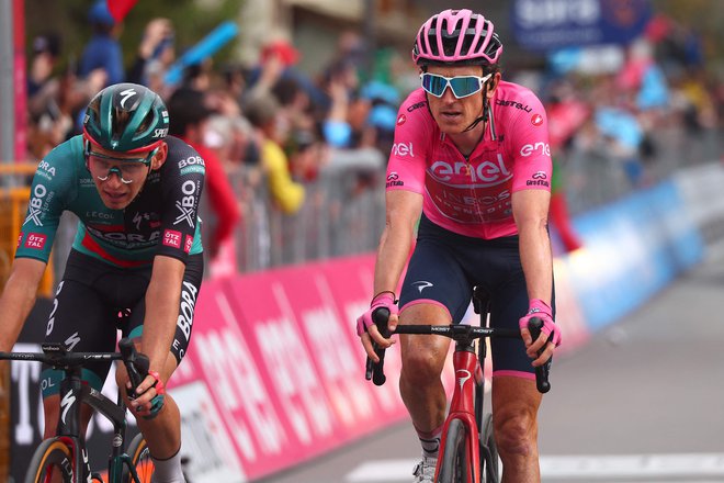 Geraint Thomas ostaja v rožnatem. FOTO: Luca Bettini Afp