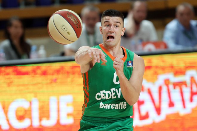 Matic Rebec je prispeval 12 točk, 7 skokov in 6 asistenc k zmagi Cedevite Olimpije. FOTO: ABA