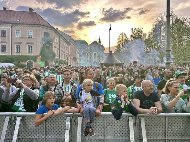 Prizori s praznovanja Ljubljančanov na Kongresnem trgu. FOTO: Voranc Vogel