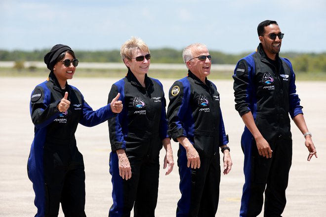 Od leve: Rajjanah Barnavi, Peggy Whitson, John Shoffner, in Ali Alkarni FOTO: Joe Raedle/Getty Images/AFP