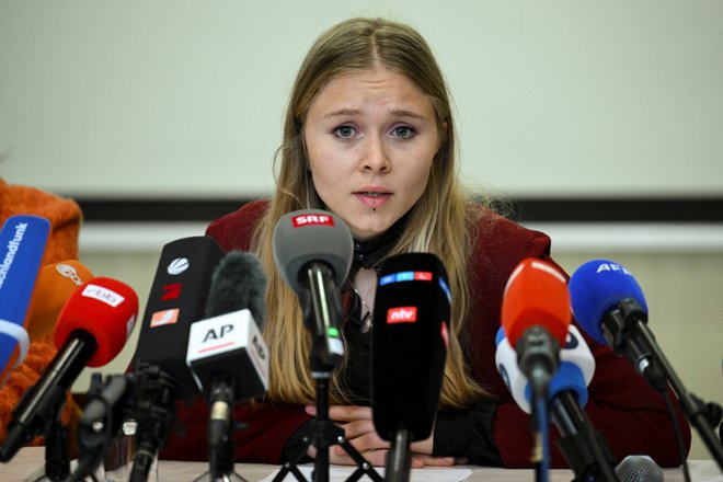 Predstavnica Zadnje generacije Aimee Van Baalen je racije ocenila za popolnoma nore in poudarila, da se ne bodo pustili ustrahovati. FOTO: Annegret Hilse/REUTERS