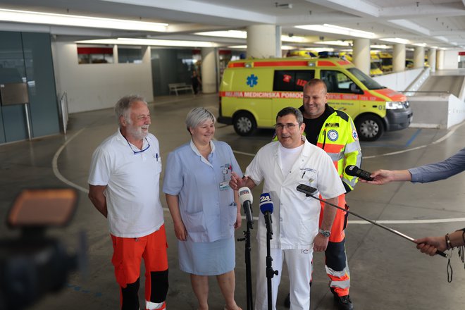 V urgentnih centrih po vsej državi opažajo vse več sovražnega govora in tudi fizičnega nasilja. Zaposleni na ljubljanski urgenci so ob svetovnem dnevu urgentne medicine paciente pozvali k strpnosti. FOTO: Črt Piksi/Delo