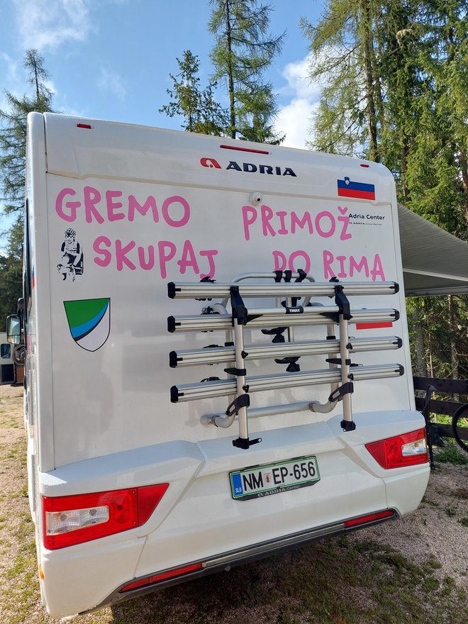 Kamor gre Primož, gredo kolesarski nomadi z avtodomi. FOTO: Miha Hočevar