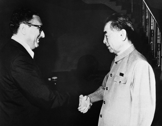 Kissingerjev tajni obisk v Pekingu leta 1971 je pripeljal do zgodovinskega srečanja Nixona z Maom, kar je vodilo k ustvarjanju takšnega sveta in globalne ureditve, kakšna imamo še danes. FOTO:AFP