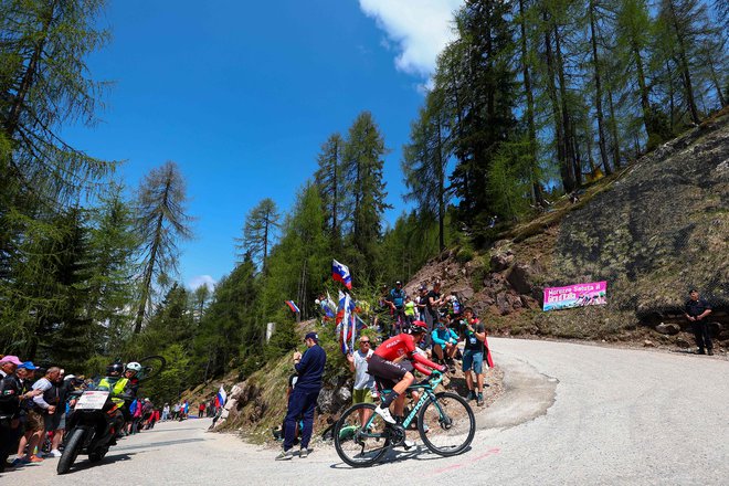 Thibault Guernalec je še vedno najhitrejši na današnjem kronometru na Višarje. FOTO: Luca Bettini 