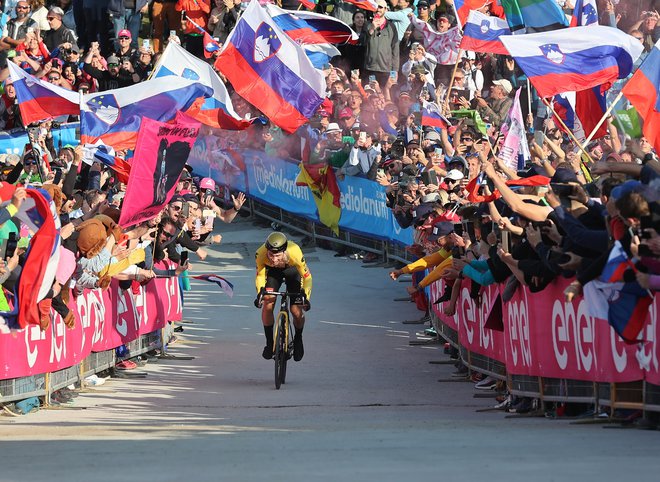 Kot bi bili v Sloveniji, so komentirali tudi v nekaterih ekipah. FOTO: Jože Suhadolnik