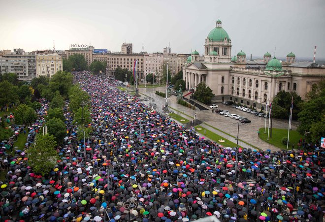 Množične demonstracije so sledile dvema tragičnima strelskima pohodoma. FOTO: Oliver Bunić/AFP