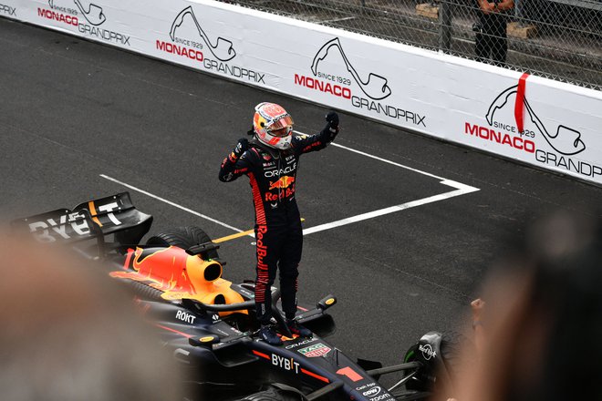 Max Verstappen je bil razred zase tudi v Monaku. Foto Jeff Pachoud/ AFP