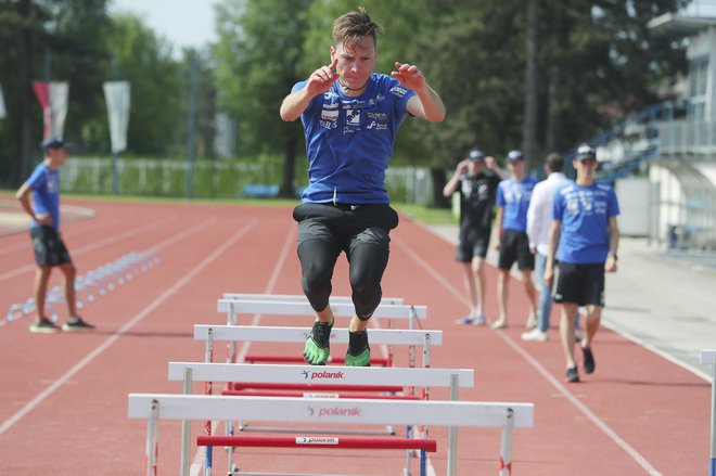 Anže Lanišek je imel na prvem treningu celo boljše noge kot pred zadnjim finalom svetovnega pokala v Planici. FOTO: Leon Vidic/Delo