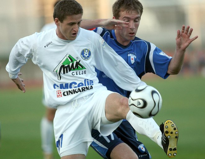 Nikola Nikezić (v modrem dresu) je po odhodu iz Domžal postal najboljši strelec 1. slovenske lige v dresu Gorice. Foto: Matej Družnik