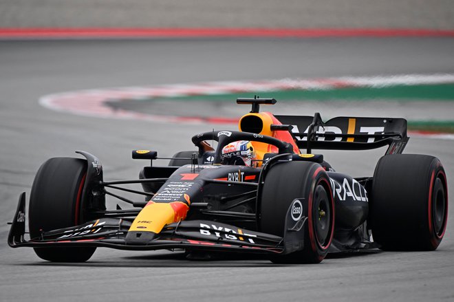 Max Verstappen ni imel konkurence v Barceloni. FOTO: Javier Soriano/AFP