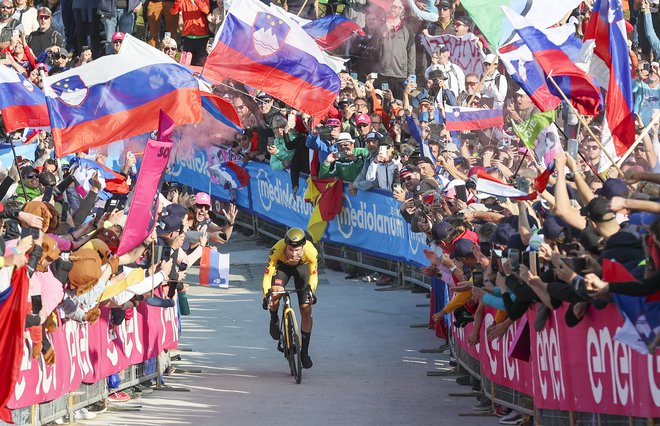 Primož Roglič na Giro di Italia 2023. Foto: Jože Suhadolnik