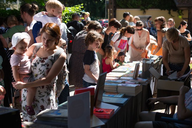 V okviru sejma knjig se bo na festivalu predstavilo več kot dvajset založb, ki bodo ponudile raznolik nabor knjig za otroke in mladino. FOTO: Matej Pušnik