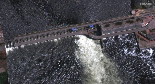 Poškodovani jez FOTO: AFP