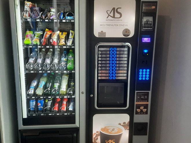 Automatic servis upravlja mrežo avtomatov za prodajo kave in prigrizkov. FOTO: Janez Tomažič
