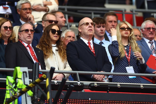 Avie Glazer, sopredsednik Manchester Uniteda, in družina Glazer odštevajo dneve do prodaje največjega angleškega nogometnega kluba. FOTO: Carl Recine/Reuters