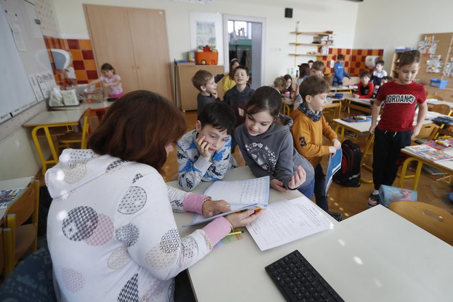 Mnogi ravnatelji bodo velik del počitnic iskali kader za prihodnje šolsko leto. FOTO: Leon Vidic/Delo