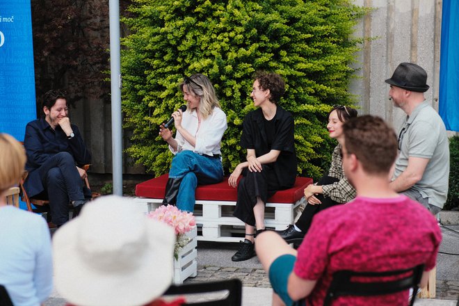 Urednik kulturne redakcije Dela Andrej Predin je podporo mladim avtorjem označil za običajno poslanstvo oziroma dolžnost časopisa. FOTO: Črt Piksi