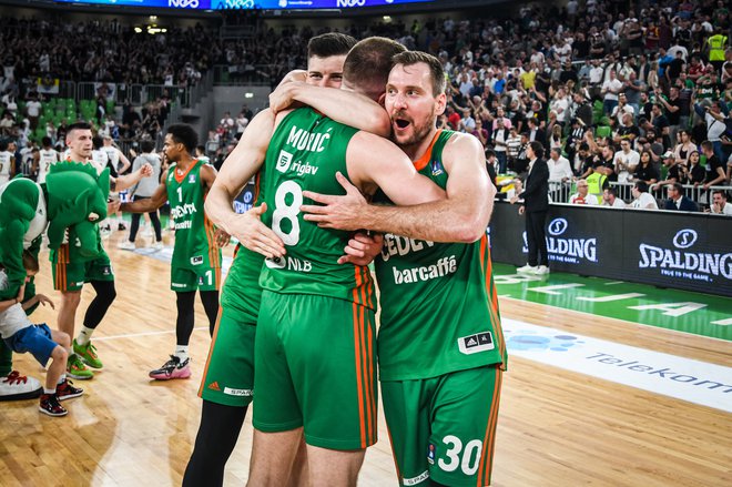 Košarkarji Cedevite Olimpije so upravičili vlogo favoritov v državnem prvenstvu. FOTO: ABA