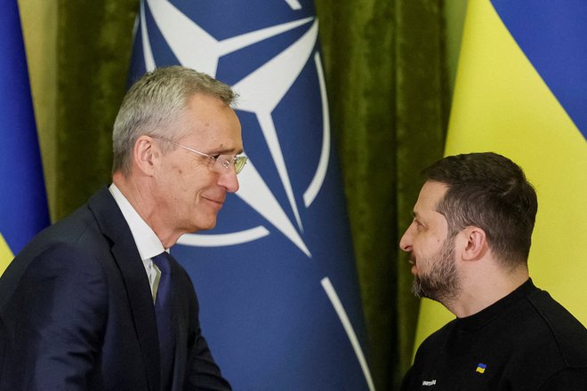 Washington se še ni opredelil do zahtev Zelenskega, naj Nato prihodnji mesec na vrhu v Vilni pokaže jasno odločenost za sprejem njegove države. FOTO: Reuters