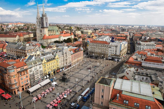 Na Hrvaškem se zavedajo, da več davkov lahko poberejo le, če vzpostavijo ugodno poslovno okolje, slovenska politika pa ta argument sistematično zapostavlja. Na fotografiji središče Zagreba. FOTO: Goran Mehkek/Cropix