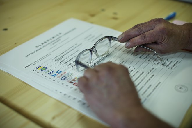 Kot so v obrazložitvi navedli predlagatelji s prvopodpisanim poslancem Svobode Borutom Sajovicem, je med cilji predloga novele tudi zagotovitev stabilnejšega financiranja političnih strank. FOTO: Jure Eržen/Delo